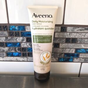 🌸3/$15🌸 Aveeno Daily Moisturizing body scrub